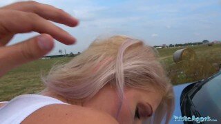 Bude zdržovat hezkou blondýnu a pak s ní bude sex