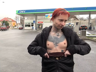 Český TakeVan – brutálně kontroverzní a šílená holka