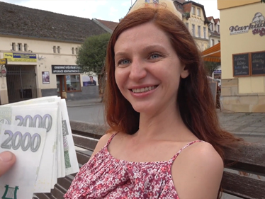 Czech Streets 130 – Ruská zrzka si vydělá prachy orgasmem