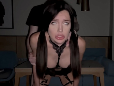 Drsné mrdání s mladou teenkou, zažije pravé orgasmy!