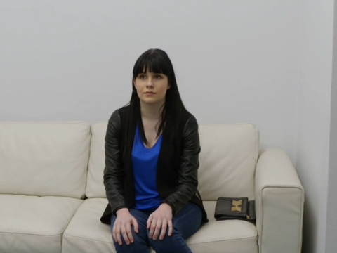 Fake Agent – černovláska se nechá pěkně ojet