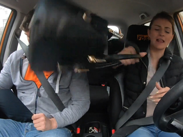 Fake Driving School – Autoškola #35 – vylíská ho kabelkou