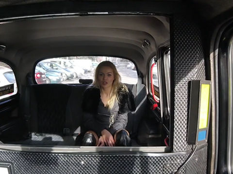 Fake Taxi – rozechvělá blondýnka je pěkná divoženka
