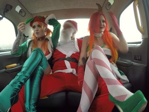 Fake Taxi – Santa Claus si to rozdá s pomocnicemi