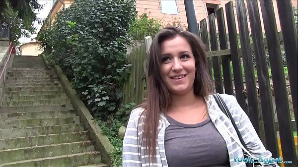 Nemuseli dlouho přemlouvat ona si to takhle prostě vyžadoval