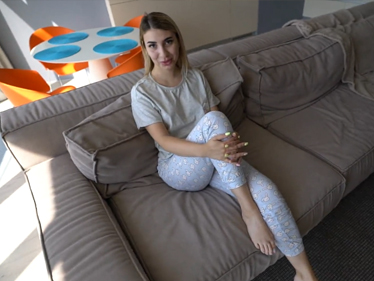 Nevlastní ségra si založila Onlyfans, za tresti ji opíchal