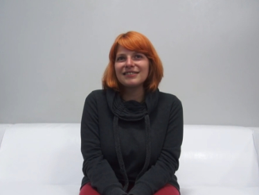 Czech Casting – 18letá zrzka Šárka z Benešova hledá partnera