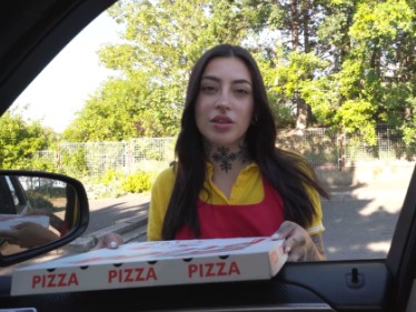 Mám hlad na pizzu a ty mi můžeš ukázat píču Rychlý prachy