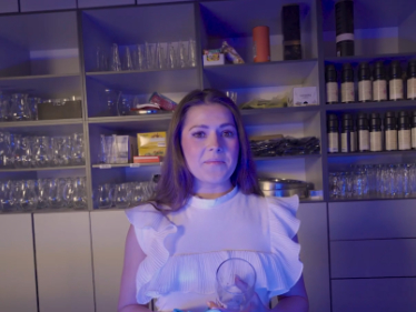 VIP4K – Český drzoun si zašuká s barmankou v hospodě!